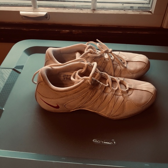 Nike. Zumba sneakers - Picture 2 of 2